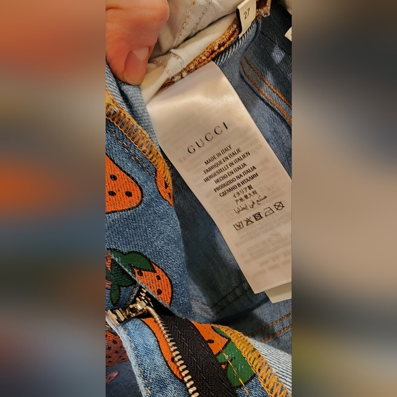 NWT Authentic Gucci Jeans w/ Strawberry Print - Picture 2 of 12